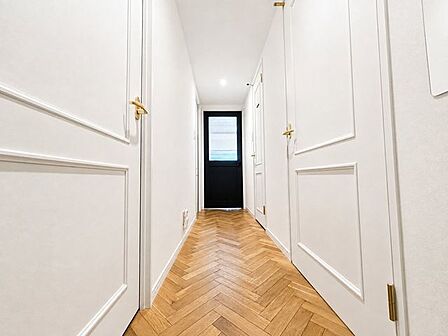 人感照明センサー、モニタ付インターホン完備。※AI加工画像につき現状と異なります