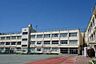 周辺：世田谷区立松沢中学校 徒歩4分。 400m