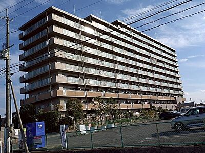 外観：現地（2025年11月）撮影現地外観写真になります！物件は11階建ての6階部分になります！近隣には商業施設もあり、周辺環境も充実しています！