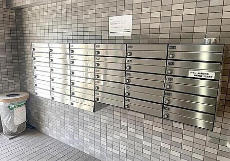 ダイヤル式集合ポストとなります。