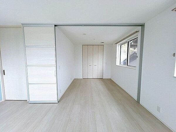 洋室を拡大表示