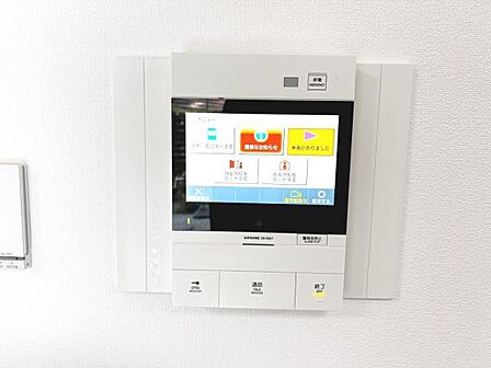 訪問者を確認できるTVモニター付きインターフォンです。