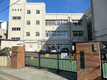 横浜市立青葉台小学校まで約658m(徒歩9分)
