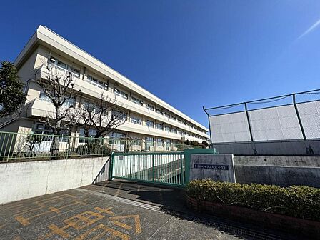 町田市立大蔵小学校まで約800m（徒歩10分）