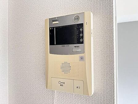 訪問者を確認できるTVモニター付きインターフォンです。