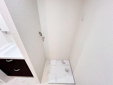 お天気を気にせずお洗濯ができ、室内干し可能です。