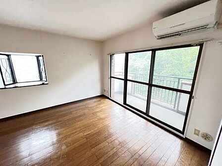 家族団らんの場所としてゆったりと居心地の良いリビングです。