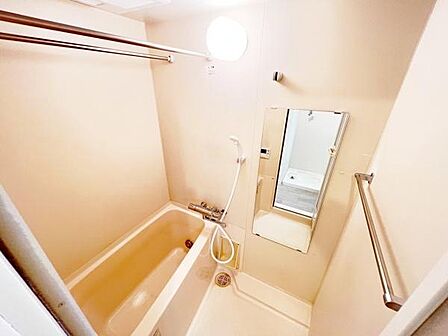 お風呂でほっとひといき。1日の疲れを癒しましょう。