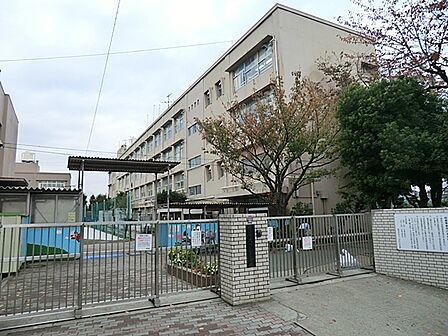 横浜市立つつじが丘小学校まで約940m(徒歩12分)