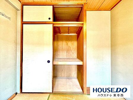 各部屋に収納があり、季節ものや掃除用具もしまえます。部屋を広々使える工夫が随所に施されています。