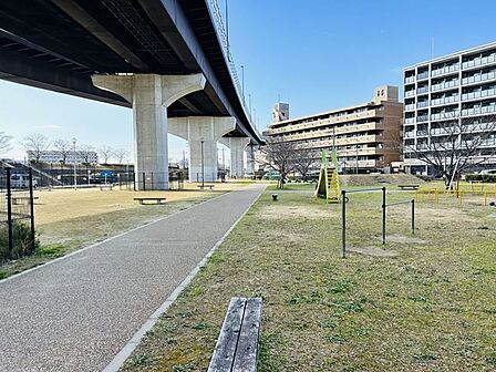 勧進橋公園 90m