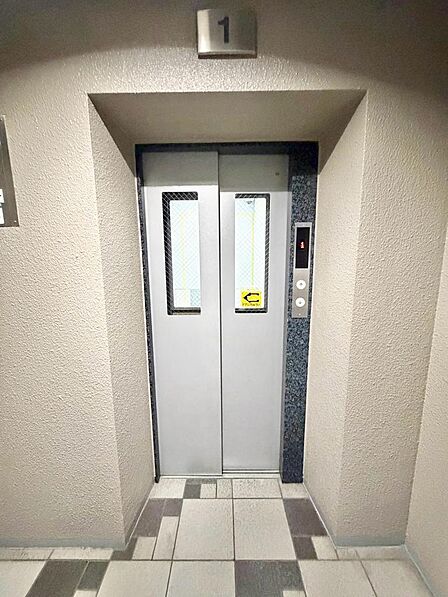 エレベーター停止階 地下1階 1階 4階 7階