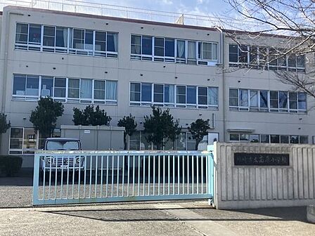 川崎市立南原小学校 徒歩11分。 820m