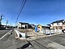 外観：【前面道路を含む現地】駅までラクラク徒歩4分！閑静な住宅街に佇む収納豊富な4LDK