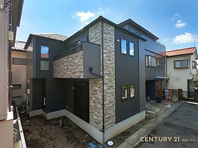 外観:【外観】落ち着きのある外観デザイン!穏やかな空気が流れる住宅地で暮らしも心地よく 外観:【外観】落ち着きのある外観デザイン!穏やかな空気が流れる住宅地で暮らしも心地よく