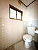 トイレ：リフォーム中【トイレ】1階トイレ。トイレは新品に交換いたします。床はクッションフロア張りへ変更いたします。