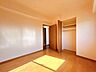 洋室：【洋室】別角度のお写真です。そろそろ1人部屋が欲しい。そんなお子様のご希望も叶えられますね。