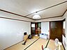 洗面：【現況】2階南東側にある約6畳の和室です。お子様の遊び場など、さまざまな用途にご活用いただける和室です。