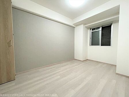 【リフォーム完了】サービスルーム5.3帖 グレーのアクセントクロスでお洒落に仕上げました。