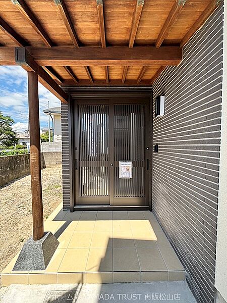 玄関を拡大表示