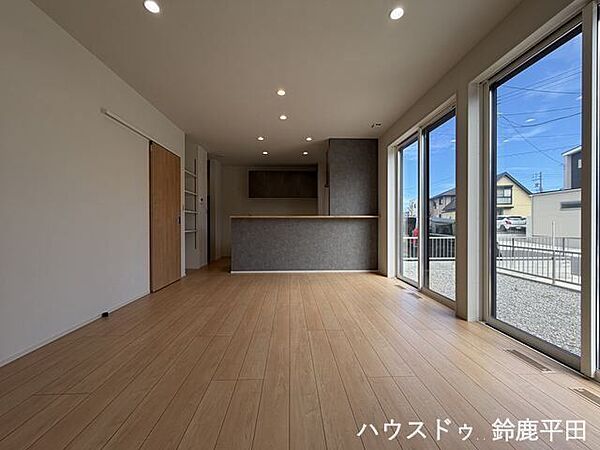 リビング/ダイニングを拡大表示