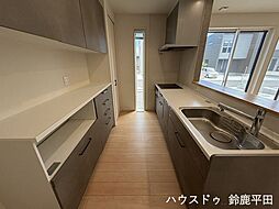 鈴鹿市稲生塩屋：キッチン