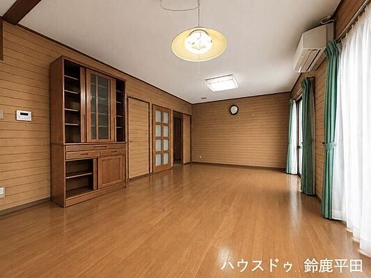 リビング/ダイニング 鈴鹿市野町西3丁目 中古一戸建て