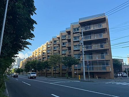 市電「中央図書館前」駅徒歩１４分！