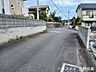外観：前面道路含む現地写真