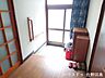 玄関：※リフォーム前の写真です。