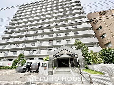 方角や時間帯の違いで日当たりがどう変化するか、周辺の道路や学校、お店や道路 の音など、家の中で静かに過ごせるかチェックできるのも、完成済みならでは。