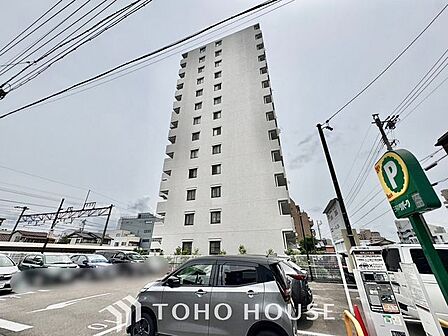 ここから始まる『日常』はご家族にとって大切な時間となります。だからこそ、少しでも豊かに、少しでも快適に。そんな想いから生まれた本邸宅は、これから先のお住まいをきっと支えてくれるはずです。