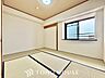 和室：【古き良き日本文化】和室があることで落ち着きと癒しの空間が生まれます。来客時の客室としても利用できますし、お子様のプレイルームやお昼寝に最適なお部屋です。