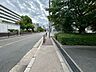 外観：前面道路含む現地写真