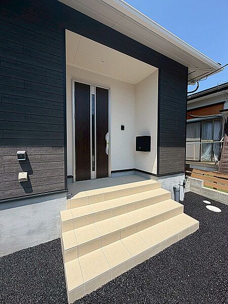 玄関を拡大表示