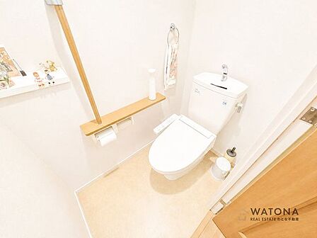 ▼南西・東南の角部屋につき圧迫感が少なく通風環境も良好!▼約55m2の広々としたタイル貼のテラス付です♪▼全室6帖以上、別途17.4帖のリビングお隣にはコンサバトリー付です!▼7帖の主寝室にはWIC…