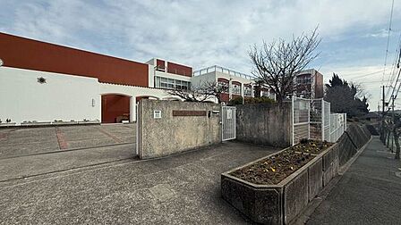 若草小学校 1190m