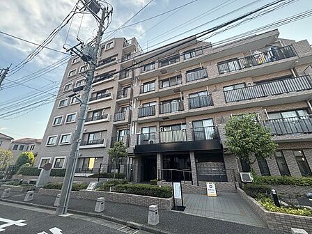 つくばエクスプレス 青井駅 / 徒歩6分、東京メトロ千代田線 北綾瀬駅 / 徒歩12分と2沿線利用可能で、通勤・通学やお出かけにも便利なアクセス環境です。行き先に応じて路線を使い分けられます。