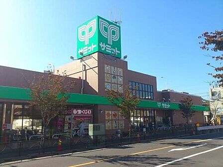 サミットストア西小岩店 徒歩7分。 520m
