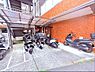 その他：敷地内に整備された駐輪場とバイク置場を配置。駅や周辺施設への自転車移動もスムーズに行え、ご家族の日々の通学やちょっとしたお出かけを便利に支えます。