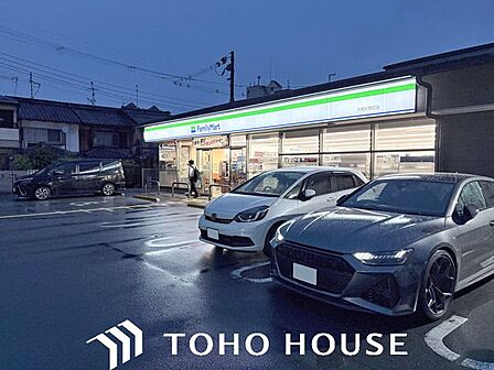 ファミリーマート伏見片原町店 最寄りのコンビニは徒歩2分。 150m