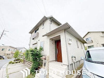 外観:住む人を映し出す洗練された佇まいは、いつまでも輝き続けながらいつしか街の風景に溶け込んでいきます。 外観:住む人を映し出す洗練された佇まいは、いつまでも輝き続けながらいつしか街の風景に溶け込んでいきます。