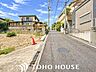 外観：北向きに撮影した現地前面道路です。車通りが少ないので、お車の駐車もゆっくりと楽に行っていただけます。