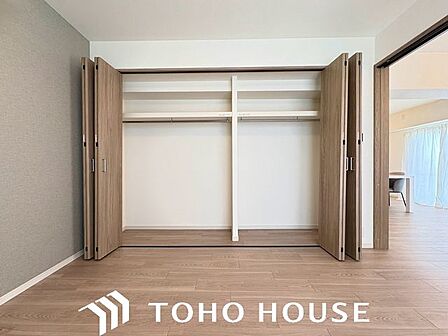 ここから始まる『日常』はご家族にとって大切な時間となります。だからこそ、少しでも豊かに、少しでも快適に。そんな想いから生まれた本邸宅は、これから先のお住まいをきっと支えてくれるはずです。