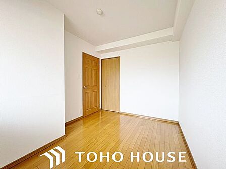 子ども部屋、書斎、あるいはゲストルームなど、ご家族のライフスタイル変化に合わせて多目的に使える洋室。無駄のないシンプルな形状だからこそ、用途を選ばずフレキシブルに活用可能です。