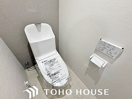 いつまでも清潔な空間であって頂けますように、目に留まるだけではなく、汚れをふき取り易いフロアと壁紙をチョイス致しました。
