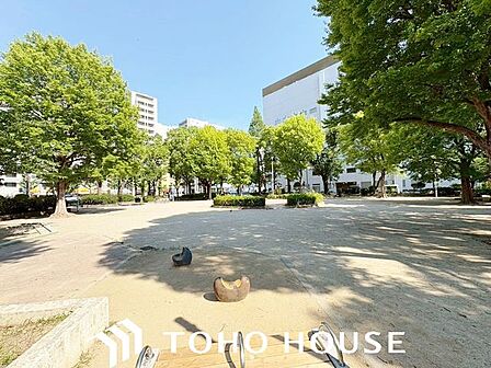 新町南公園 徒歩16分。 1280m