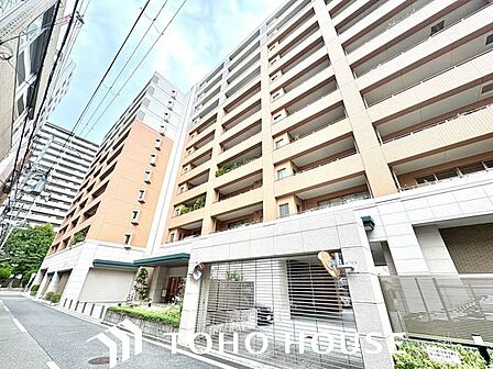 大切な時間を共に過ごすのは、「家族」も「お住まい」も同じです。時代が経っても変わらない居住性の高さと、いつまでも色褪せず住む毎に親しみ深くなるデザイン。