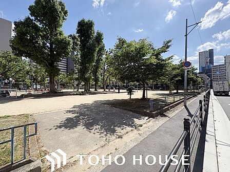 土佐公園 徒歩6分。 470m