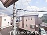 その他：バルコニーからは開けた眺望を楽しむ事が出来る。光が注がれる青い空から鮮やかに赤色にゆっくりと染まり、漆黒に瞬く星を見上げる。そんな優しい時間がここでは流れてゆく。家族の笑顔が集まる空間。